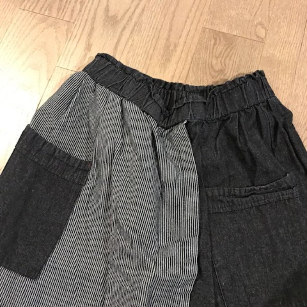 Capris Pants - Picture 3 of 3